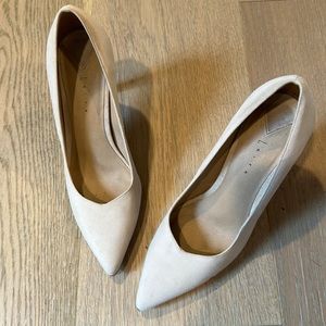 Leith light pink nude heels pointed toe